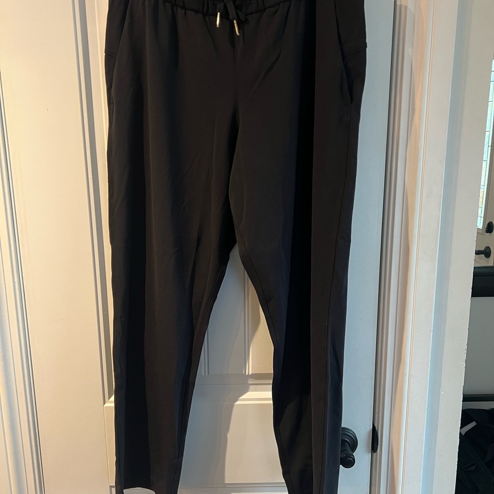 Women’s Lululemon Black Pants